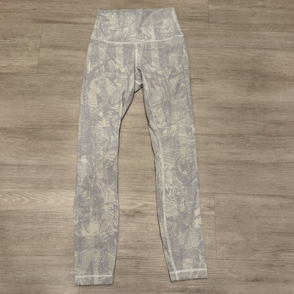 Lululemon Wunder Under White Leggings 28’ - Picture 2 of 4